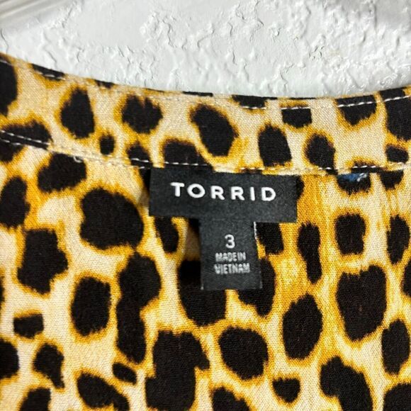 Torrid Womens Rayon Crepe Tie Flutter Sleeve Peasant Cheetah Print Top PLUS 3 - Picture 6 of 8